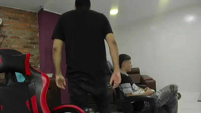 HotThreesoome online show from January 7, 1:14 pm