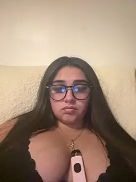 Wild Busty Niyah XX online show from May 14, 8:47 pm