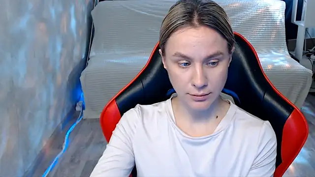 MiaBun1 online show from March 17, 5:44 am