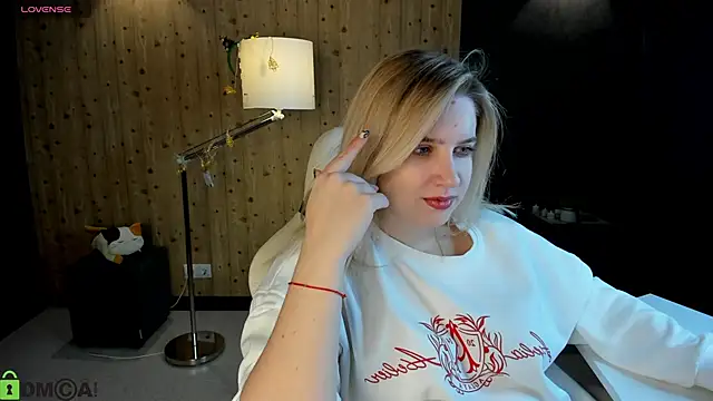 LunasShine online show from December 16, 4:18 am