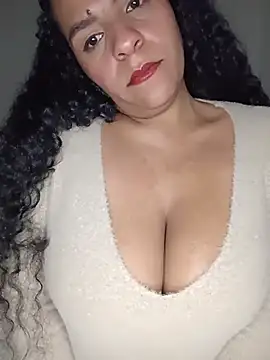 hot bruntte online show from January 6, 5:55 am