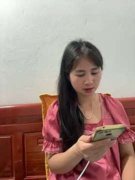 Him MountainGirl online show from April 11, 2:32 pm