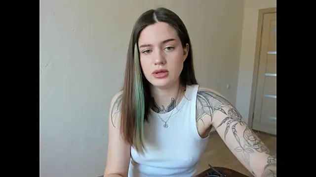 NikkieKitty online show from April 16, 11:32 am