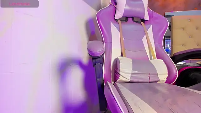 Aliice james online show from February 14, 10:12 pm