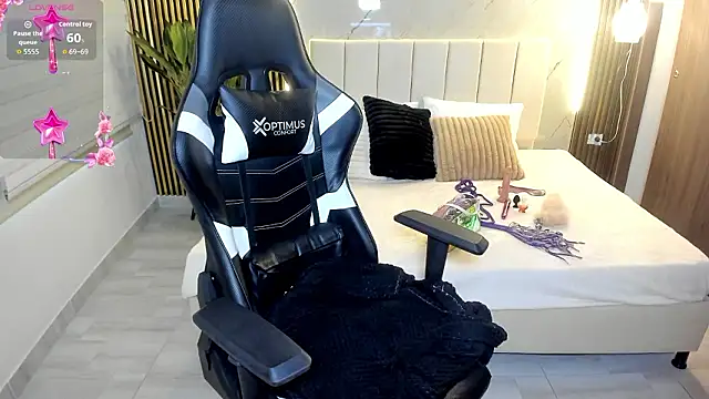 Lyra Black  online show from February 15, 8:41 pm