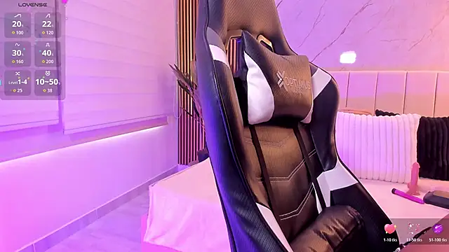 Lyra Black  online show from February 8, 2:54 pm