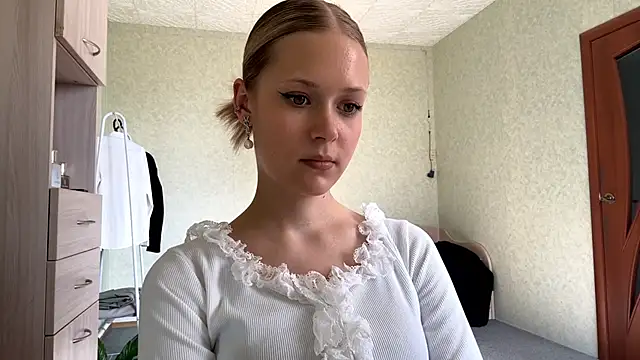 ZaidaSchwarten online show from March 12, 12:41 pm