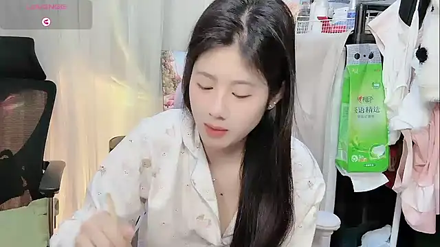 Yvonne-07 online show from January 10, 11:20 pm