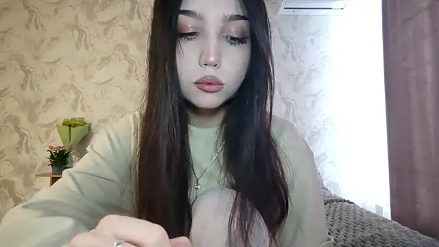 Qwami Amie online show from March 12, 5:43 am