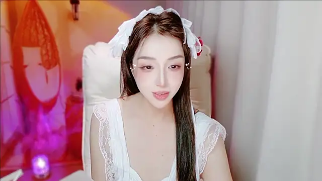 zizi-a online show from February 10, 4:43 pm