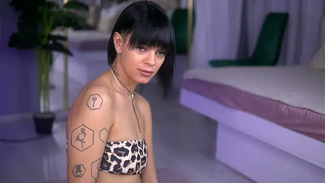 AnneFaris online show from December 18, 5:01 am