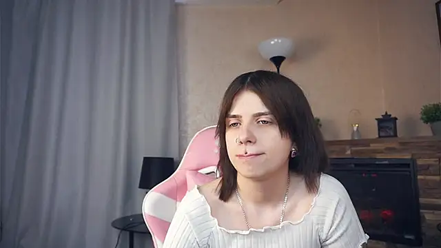 IleanaPishko online show from January 7, 8:18 am