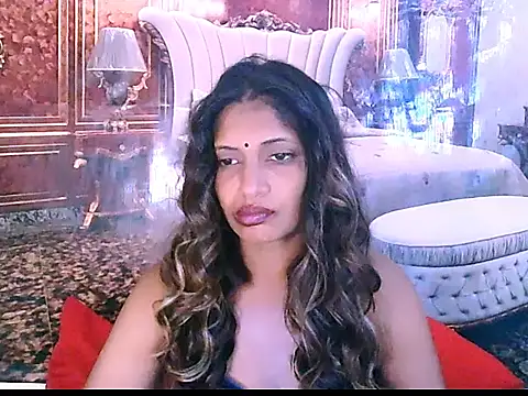 IndianHunnie69 online show from December 18, 5:56 am