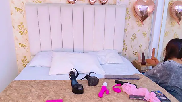 Celeste Clarke online show from February 23, 7:46 pm