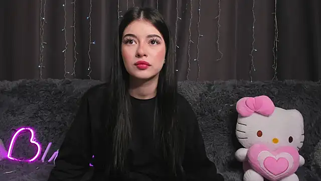 LisaColee online show from June 14, 1:11 pm