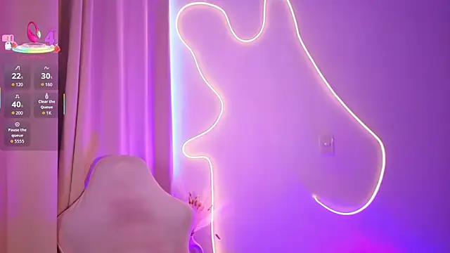 chloebum  online show from April 3, 1:42 pm