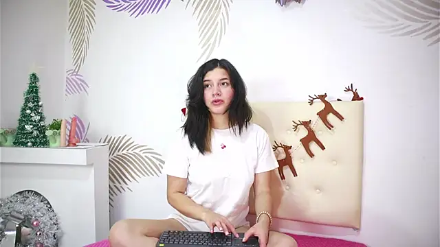 AlexiaClark7 online show from December 14, 3:23 am