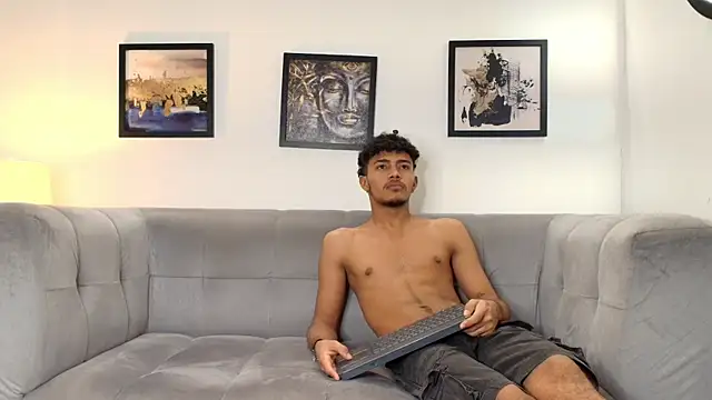 DIAMOND BLACKS online show from February 28, 8:14 am