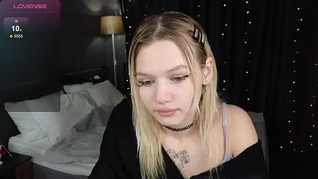 KianaVision online show from December 21, 5:44 am