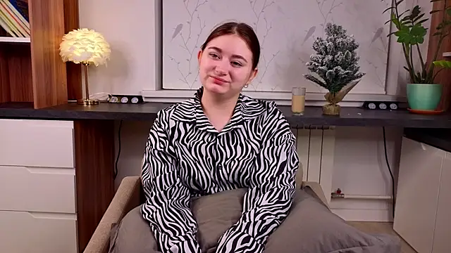 SolHaukaas online show from December 21, 1:32 am