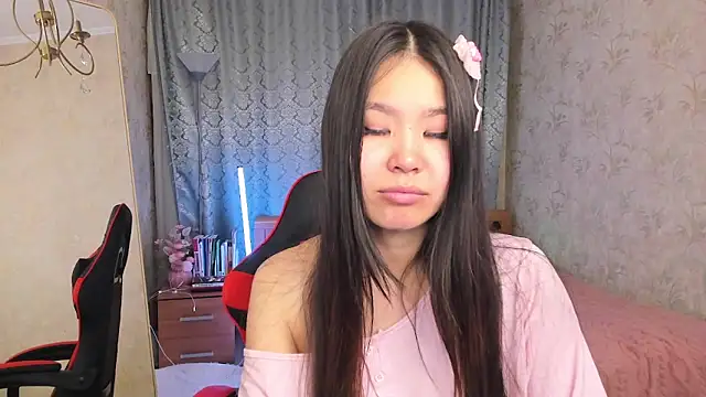 amiya cute online show from March 18, 4:01 pm