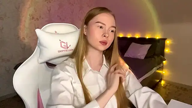 LumiSun online show from February 6, 7:39 pm