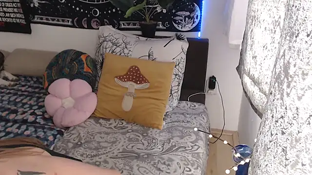 AlienforTwenty online show from March 17, 2:10 pm