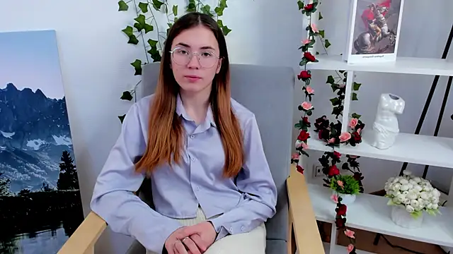 HalleyKeer online show from December 16, 5:46 am