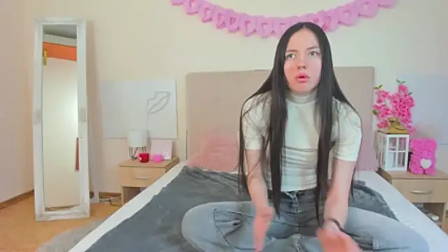 AdrianaCult online show from March 3, 6:30 am