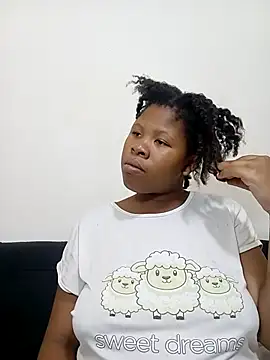 TemptingCloeXx online show from April 13, 9:37 pm