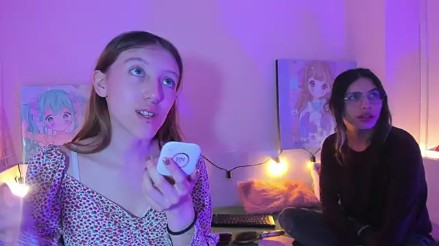 Briar y Blair online show from December 20, 1:48 pm