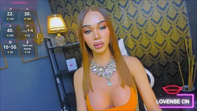 CelinaWintour online show from December 22, 6:11 pm