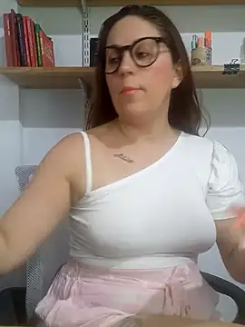 SofiEsteves online show from February 21, 6:52 pm