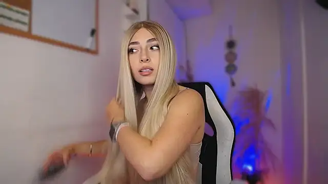 channel blondee online show from August 6, 9:11 pm