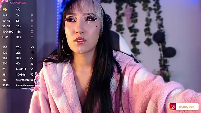 viicky r online show from March 13, 12:56 am