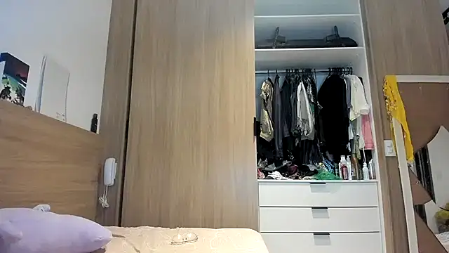 heavenngirlyy444 online show from March 12, 4:37 am