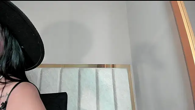 GahiaBelucci online show from April 9, 6:13 pm