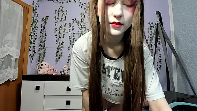 Yoonhee ki online show from April 3, 2:26 pm