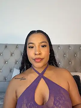 izzybelmonth12 online show from March 16, 8:13 pm