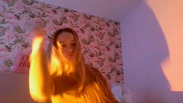 LilyLuck  online show from February 15, 2:05 pm