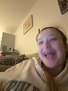 LilyLuck  online show from March 11, 7:05 pm