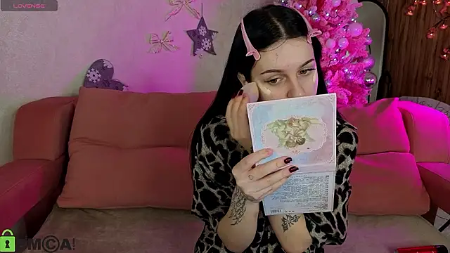 Lilith Wholsh online show from January 15, 9:59 am