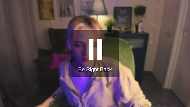 SarahShelby online show from June 5, 8:59 pm
