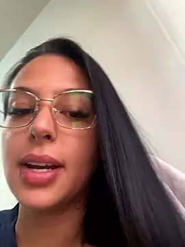 jujuarantes  2026 online show from January 14, 12:43 pm