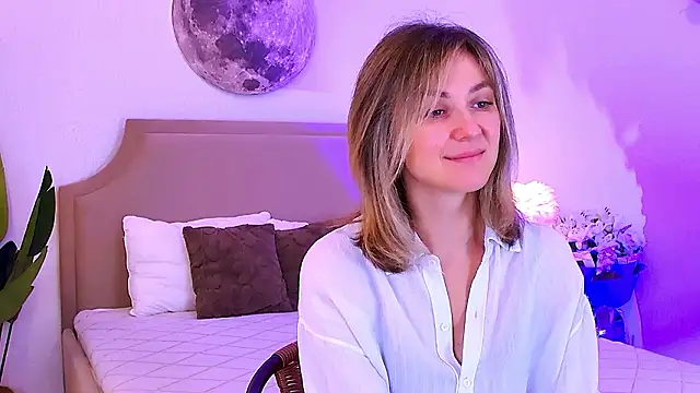 EmeraldGlow online show from February 17, 2:49 pm