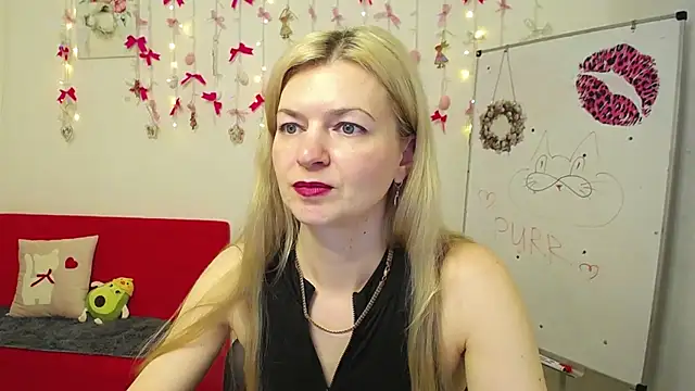 MelissaTyler online show from April 1, 11:55 am