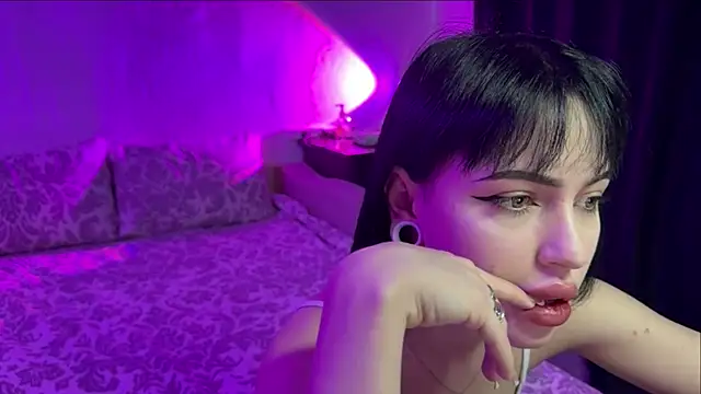 IvyAshworth online show from December 23, 11:14 am