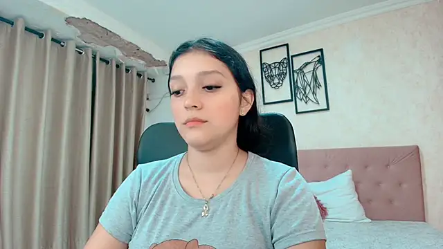 littlemolly walcott online show from April 14, 12:33 am