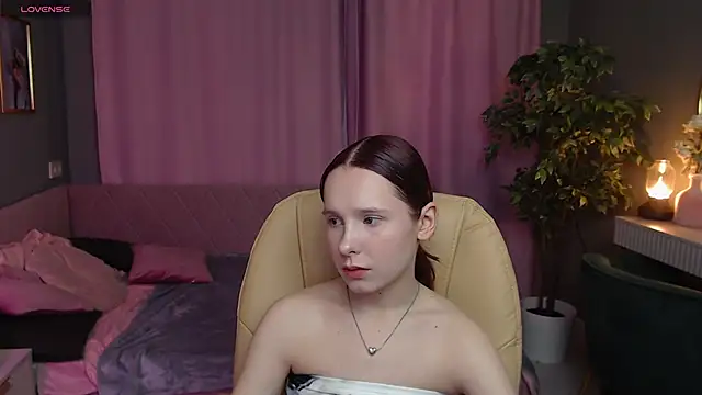 Haya Harareet online show from March 21, 8:41 am