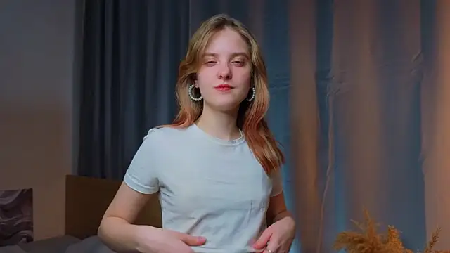 RennaHettes online show from March 6, 1:23 am